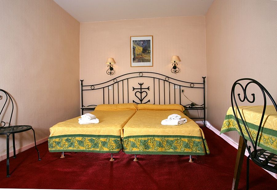 Hostellerie De La Source Arles Ngoại thất bức ảnh